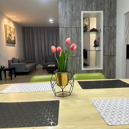 Roxy Apartment Kuching Eksteriør bilde