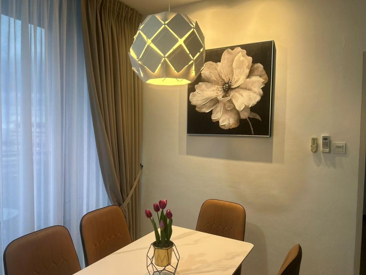 Roxy Apartment Kuching Eksteriør bilde