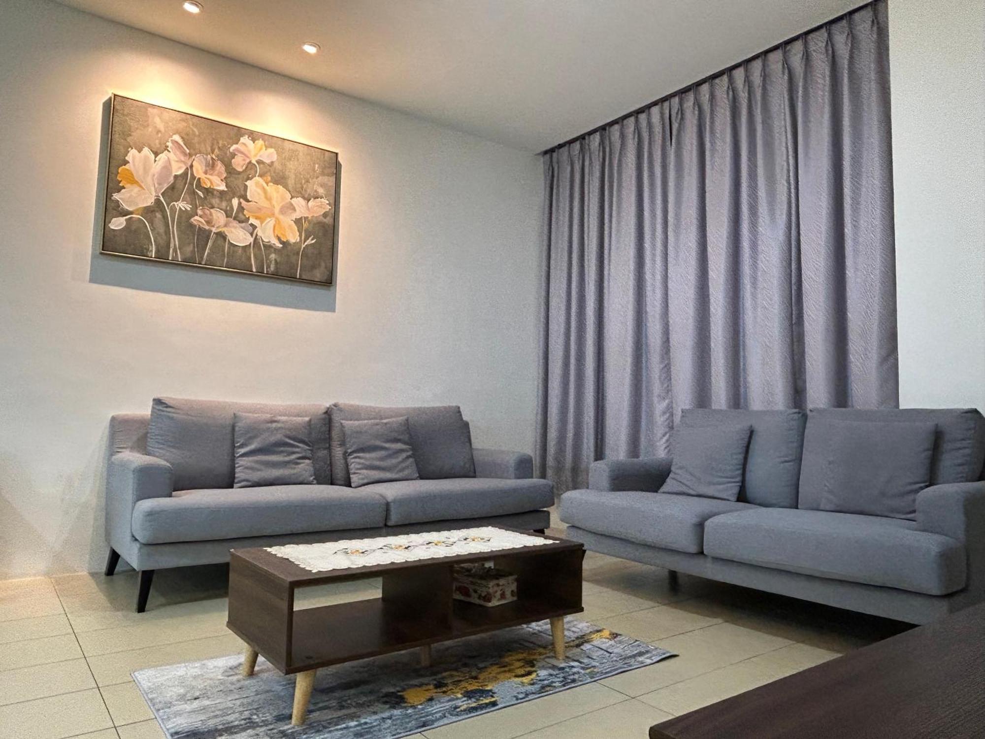 Roxy Apartment Kuching Eksteriør bilde