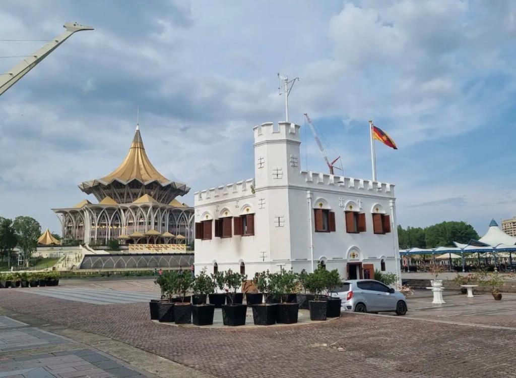 Roxy Apartment Kuching Eksteriør bilde